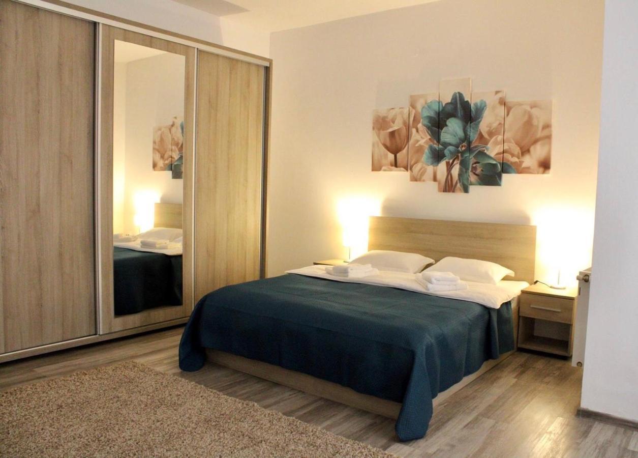 Long House Apartment Brasov Luaran gambar